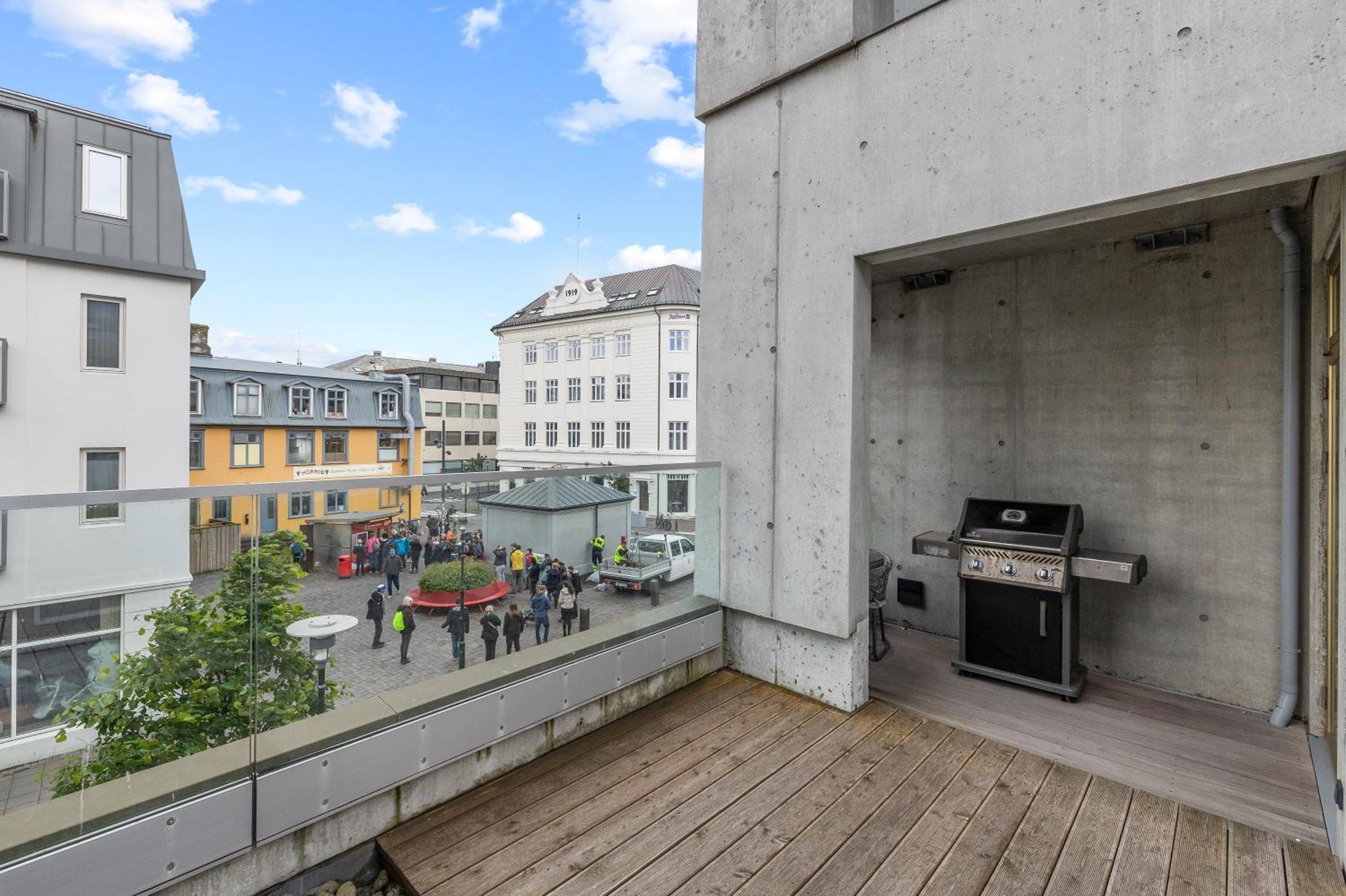 Modern Apartment - Free Parking Reykjavík Buitenkant foto