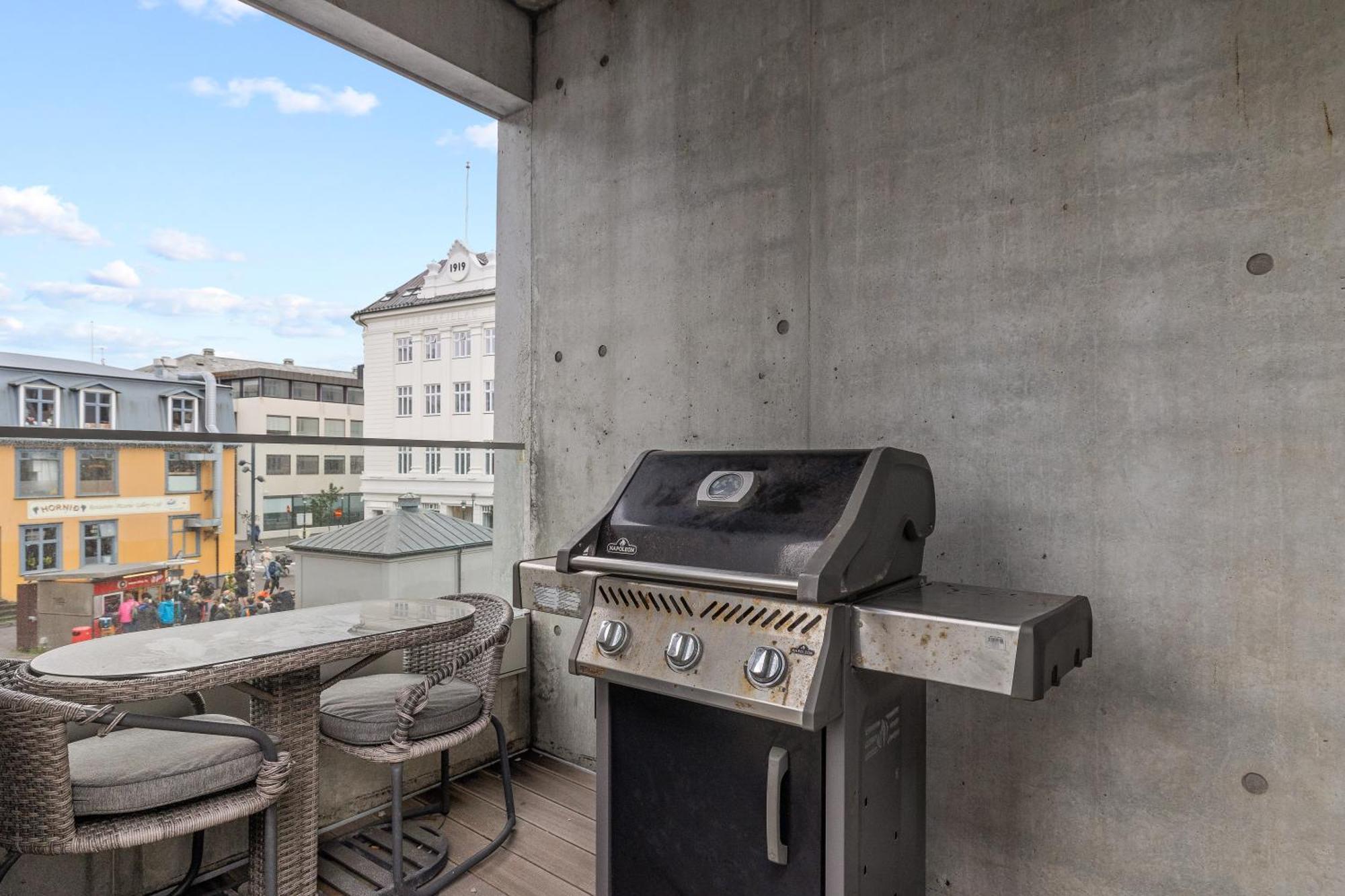 Modern Apartment - Free Parking Reykjavík Buitenkant foto
